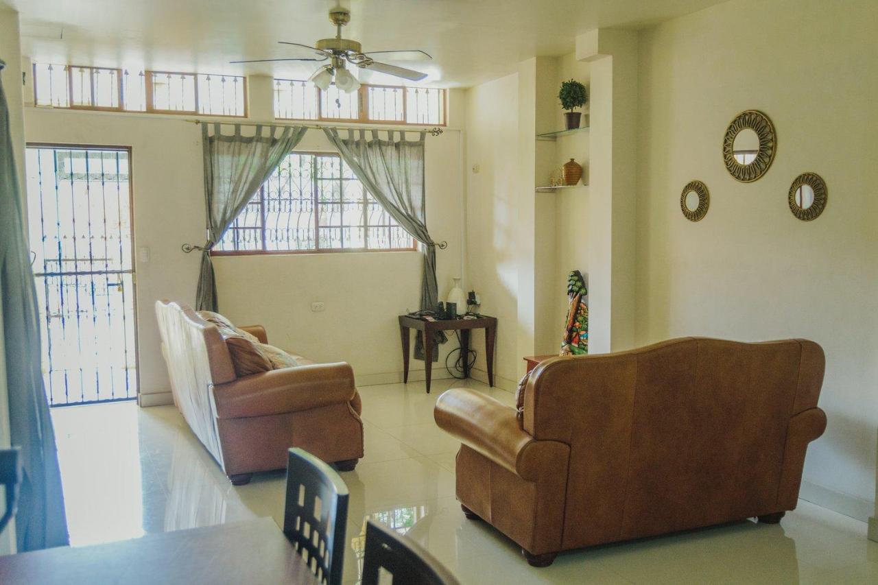 Hotel Casa Blanca เลออน ภายนอก รูปภาพ